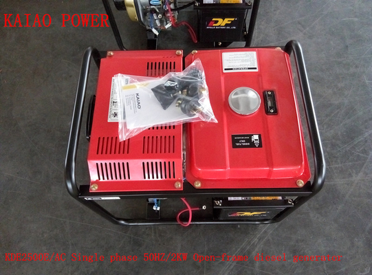 220V 230V 3000W の通常のパネル・ボードが付いている小さい溶接工の発電機のディーゼル