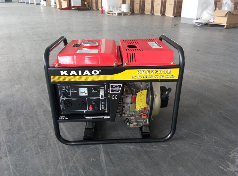 小さい 2000 ワットのディーゼル発電機の携帯用燃料効率 3000 の rpm 50HZ 60HZ